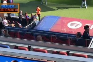 六台:巴萨今日在诺坎普公开训练,俱乐部主席拉波尔塔出席