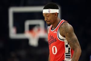 太阳主帅谈比尔:虽然球迷对他的反应并不友好 但我对他只有敬意